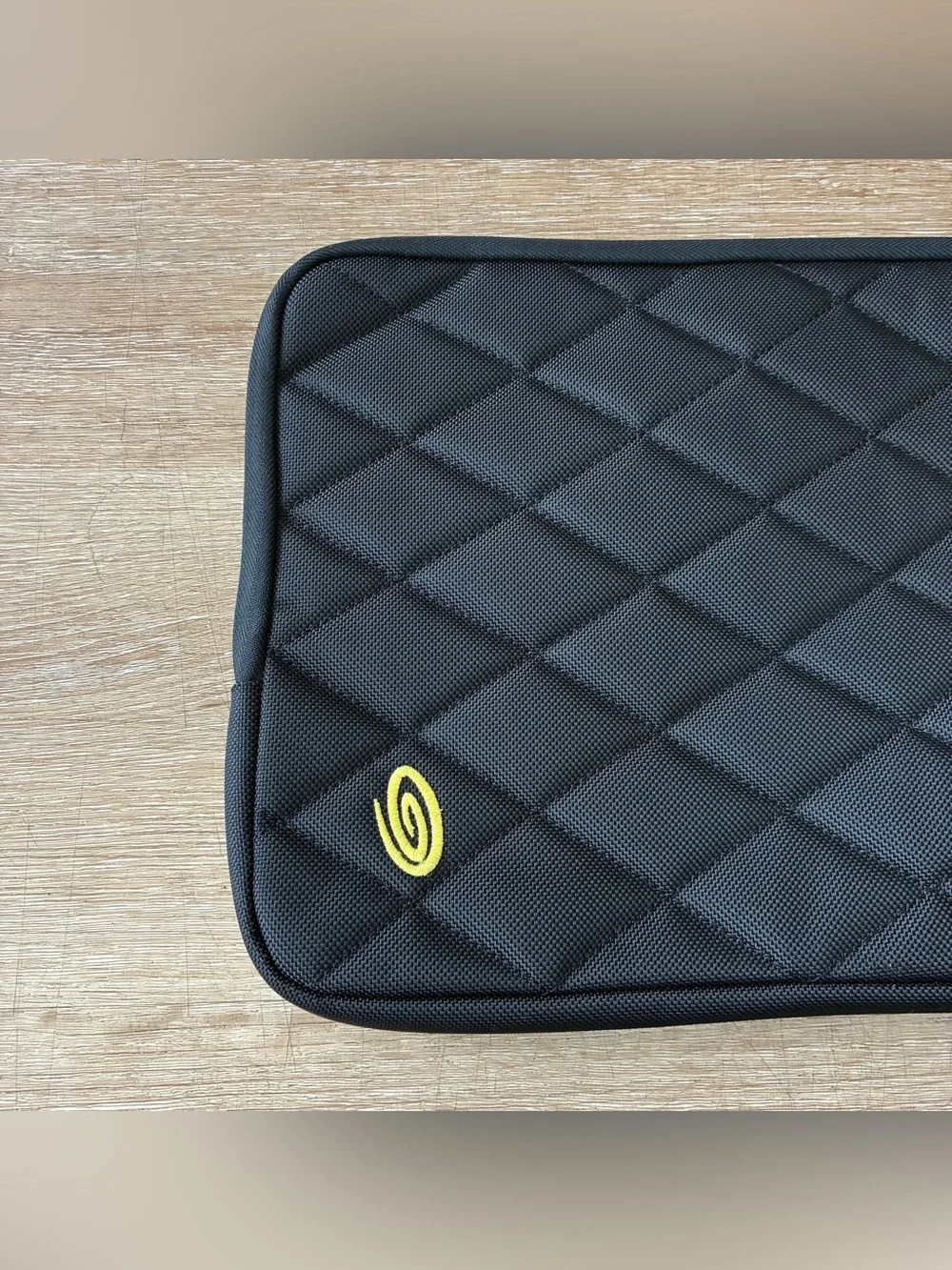 Timbuk2 Quilted Padded Laptop Sleeve Case Black Size Small Zip EUC
